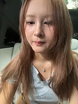 Snapshot of yuki_june chatting on 06.11.26 yuki june online show from 06.11.26