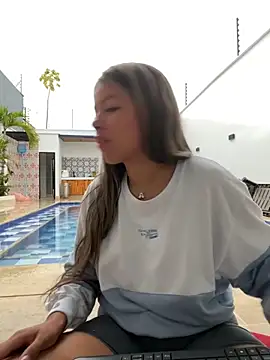 Snapshot of EMILIIA_RICHTER__ chatting on 10.12.25 EMILIIA RICHTER online show from 10.12.25