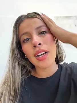 Snapshot of EMILIIA_RICHTER__ chatting on 10.25.25 EMILIIA RICHTER online show from 10.25.25