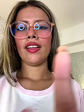 Snapshot of EMILIIA_RICHTER__ chatting on 10.30.25 EMILIIA RICHTER online show from 10.30.25