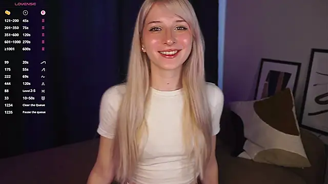 FridaAaberg online show from 09.26.25