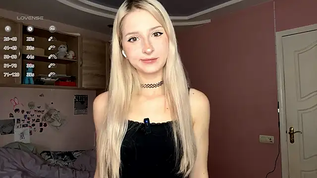 FridaAaberg online show from 10.29.25