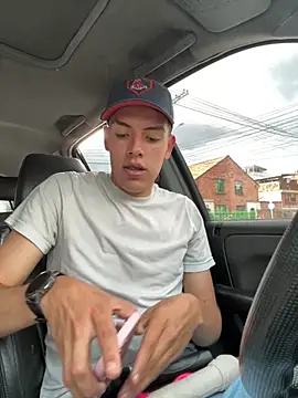 mattebret11 online show from 09.18.25