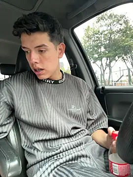 mattebret11 online show from 09.24.25