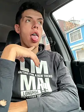 mattebret11 online show from 09.26.25