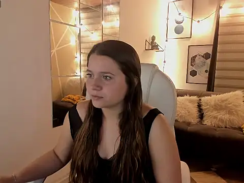Snapshot of sophiee09_ chatting on 10.15.25 sophiee09  online show from 10.15.25