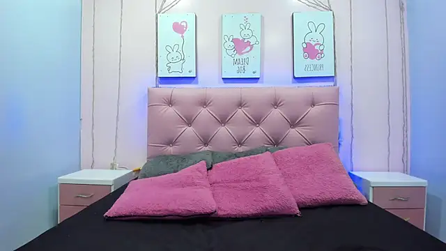 Snapshot of Issaa_Tyler chatting on 10.16.25 Issaa Tyler online show from 10.16.25