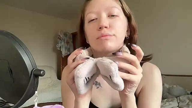 MargarettNewbie online show from 09.22.25