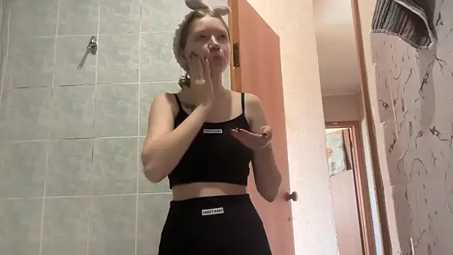 MargarettNewbie online show from 09.23.25