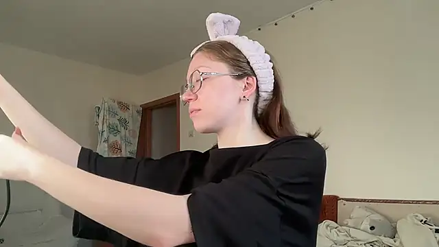 MargarettNewbie online show from 10.04.25