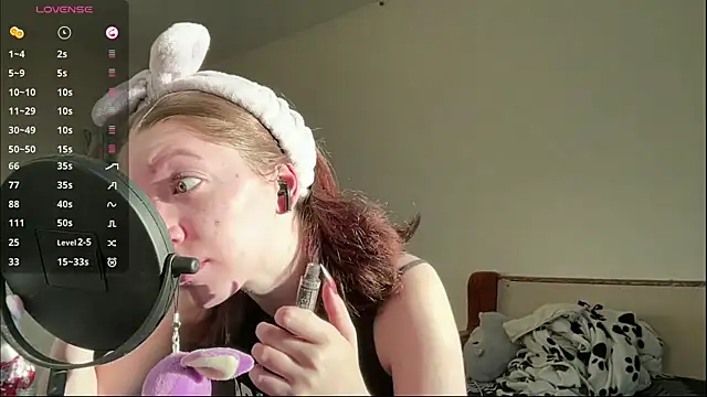 MargarettNewbie online show from 10.26.25