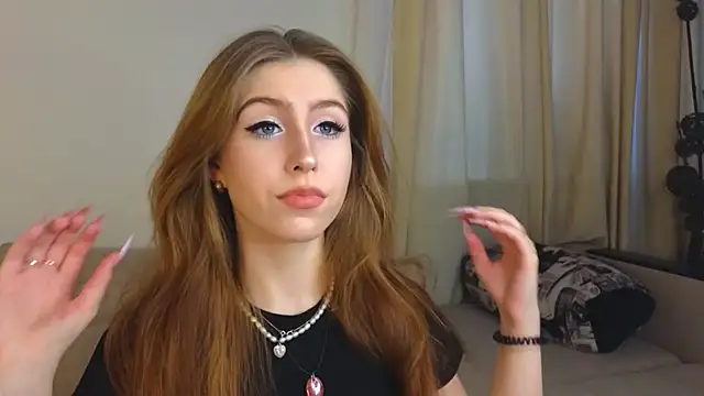 LinhStirna online show from 10.14.25