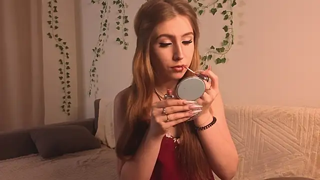 LinhStirna online show from 10.25.25