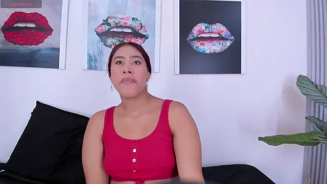 Snapshot of Girls_inlove chatting on 10.06.25 Girls inlove online show from 10.06.25