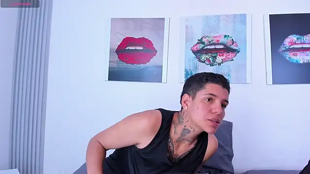 Snapshot of Girls_inlove chatting on 10.07.25 Girls inlove online show from 10.07.25