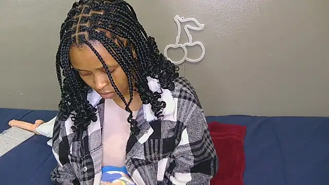 Serafynn online show from 11.17.25