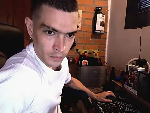 Travis R online show from 10.27.25