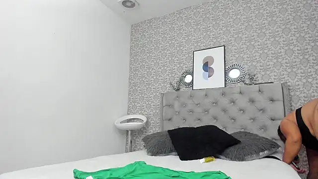 Snapshot of Hanna_Marshall_ chatting on 09.24.25 Hanna Marshall online show from 09.24.25