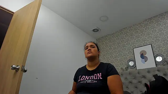 Snapshot of Hanna_Marshall_ chatting on 10.22.25 Hanna Marshall online show from 10.22.25