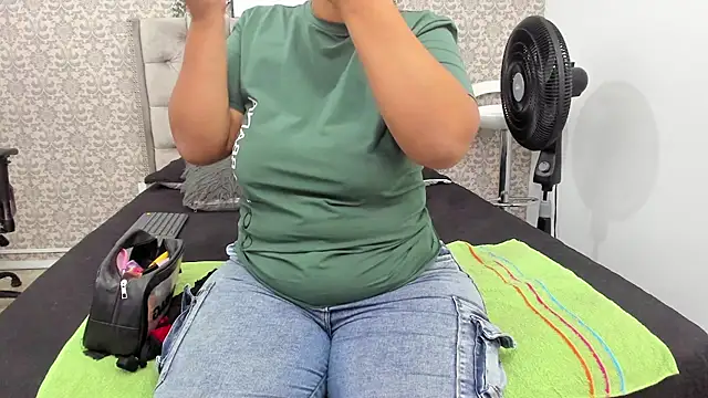 Snapshot of Hanna_Marshall_ chatting on 11.07.25 Hanna Marshall online show from 11.07.25