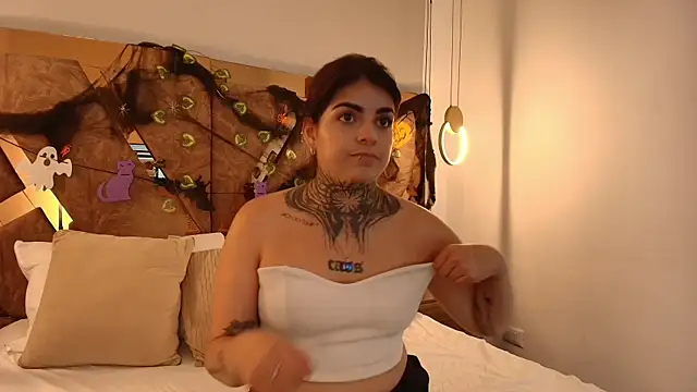 Snapshot of amelie__grace chatting on 10.10.25 amelie grace online show from 10.10.25