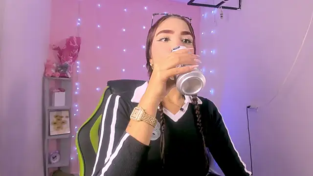 ashlysmith 01 online show from 10.17.25