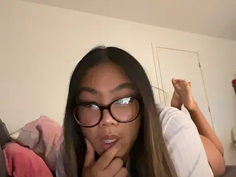 MissCherryyxox online show from 09.17.25