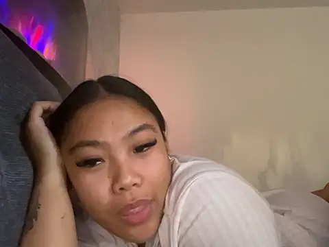 MissCherryyxox online show from 09.18.25