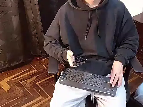 Snapshot of jaico_santos chatting on 09.26.25 jaico santos online show from 09.26.25