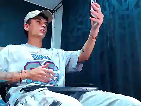 Snapshot of jaico_santos chatting on 10.04.25 jaico santos online show from 10.04.25