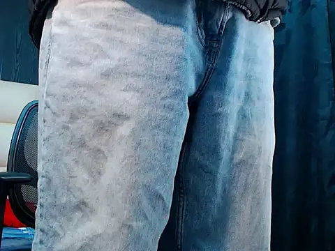 Snapshot of jaico_santos chatting on 10.13.25 jaico santos online show from 10.13.25