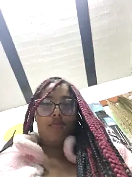 Snapshot of Ebony-Goddess19 chatting on 10.24.25 Ebony-Goddess19 online show from 10.24.25