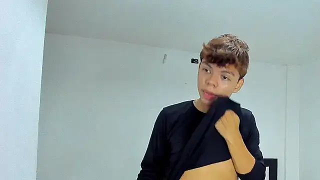 Zacktorres  online show from 12.22.25