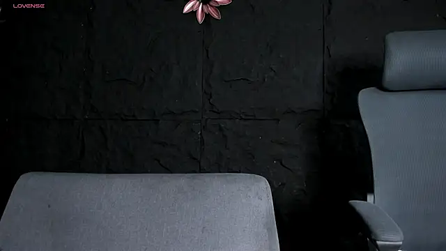 Snapshot of AriadnaRuiz chatting on 10.10.25 AriadnaRuiz online show from 10.10.25