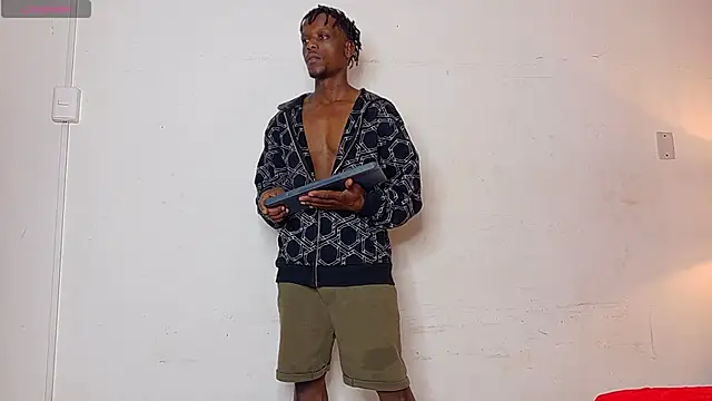 Snapshot of SkylerBigxxx chatting on 09.20.25 SkylerBigxxx online show from 09.20.25