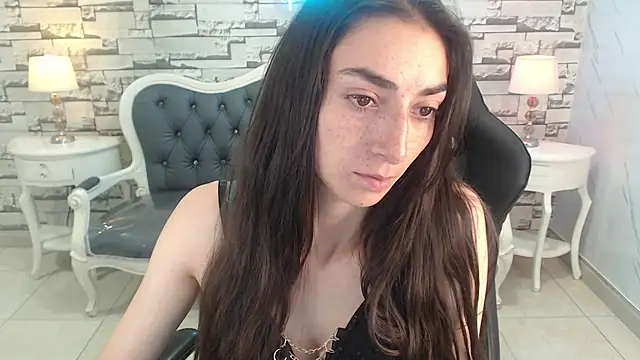 Snapshot of Maily_a_ chatting on 09.30.25 Maily a online show from 09.30.25