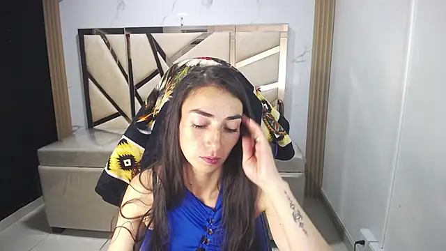 Snapshot of Maily_a_ chatting on 10.24.25 Maily a online show from 10.24.25