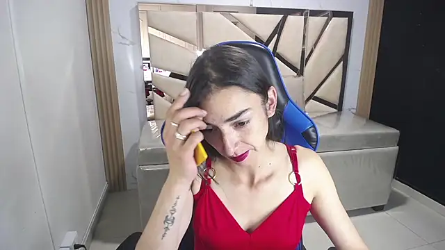 Snapshot of Maily_a_ chatting on 11.06.25 Maily a online show from 11.06.25