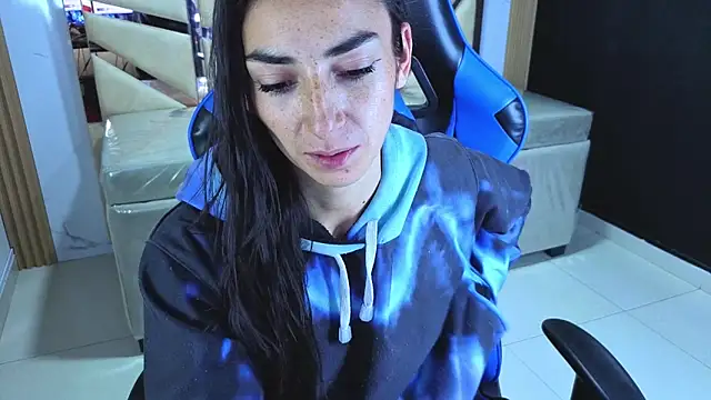 Maily a  online show from 04.11.26