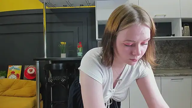 Snapshot of Sophi_X chatting on 10.14.25 Sophi X online show from 10.14.25