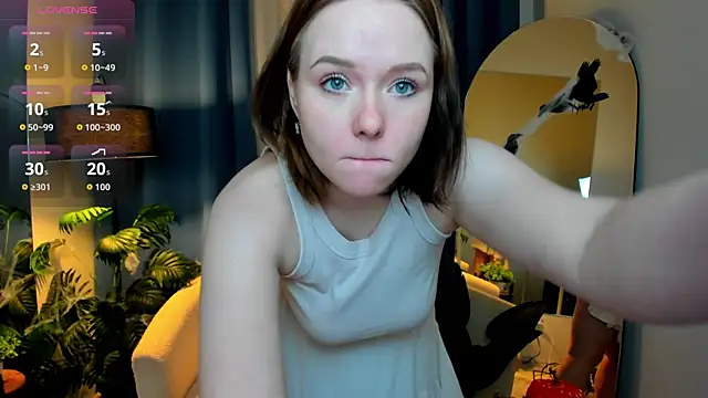 Snapshot of Sophi_X chatting on 10.27.25 Sophi X online show from 10.27.25