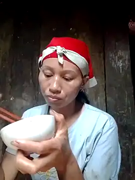 Snapshot of donna-bae chatting on 10.20.25 donna-bae online show from 10.20.25