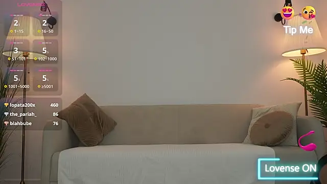 Snapshot of adisson_fox chatting on 10.15.25 adisson fox online show from 10.15.25