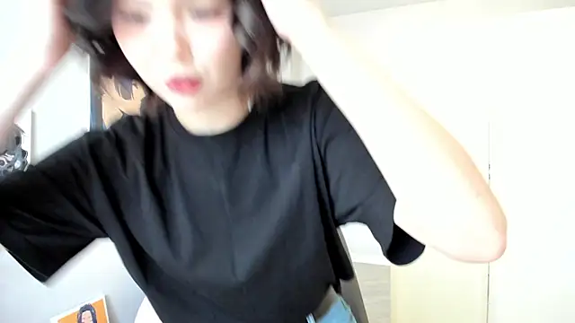 Snapshot of red_mok chatting on 10.02.25 red mok online show from 10.02.25