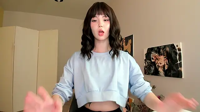 Snapshot of red_mok chatting on 10.21.25 red mok online show from 10.21.25