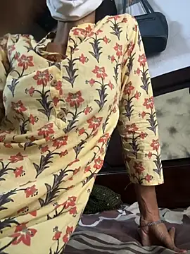 Snapshot of sweetreddy-02 chatting on 10.09.25 sweetreddy-02 online show from 10.09.25