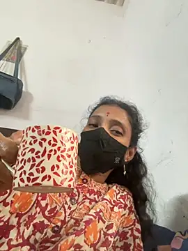 Snapshot of sweetreddy-02 chatting on 10.11.25 sweetreddy-02 online show from 10.11.25