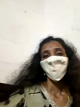 Snapshot of sweetreddy-02 chatting on 10.25.25 sweetreddy-02 online show from 10.25.25