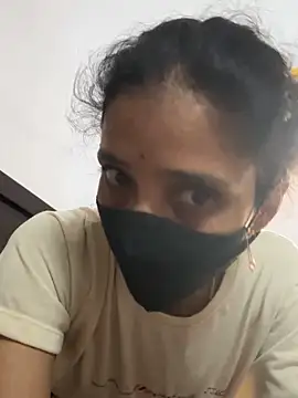 Snapshot of sweetreddy-02 chatting on 10.27.25 sweetreddy-02 online show from 10.27.25