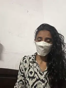 Snapshot of sweetreddy-02 chatting on 10.29.25 sweetreddy-02 online show from 10.29.25